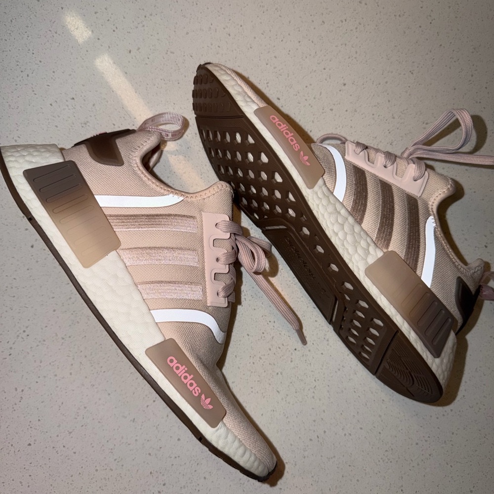 adidas Women's Blush Pink NMD_R1 Sneakers - Picture 5 of 8